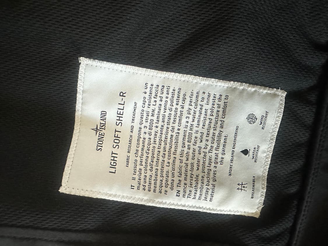 스톤아일랜드 라이트 소프트 쉘 자켓 s 상품이미지4