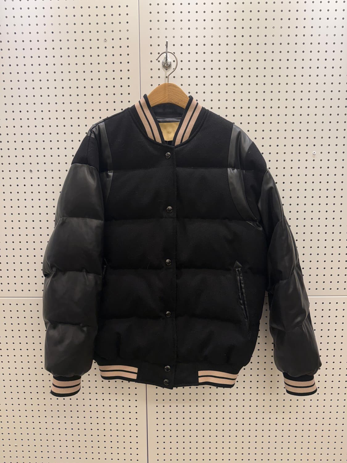 마뗑킴 빅로고 레더 다운 패딩 U309 상품이미지2