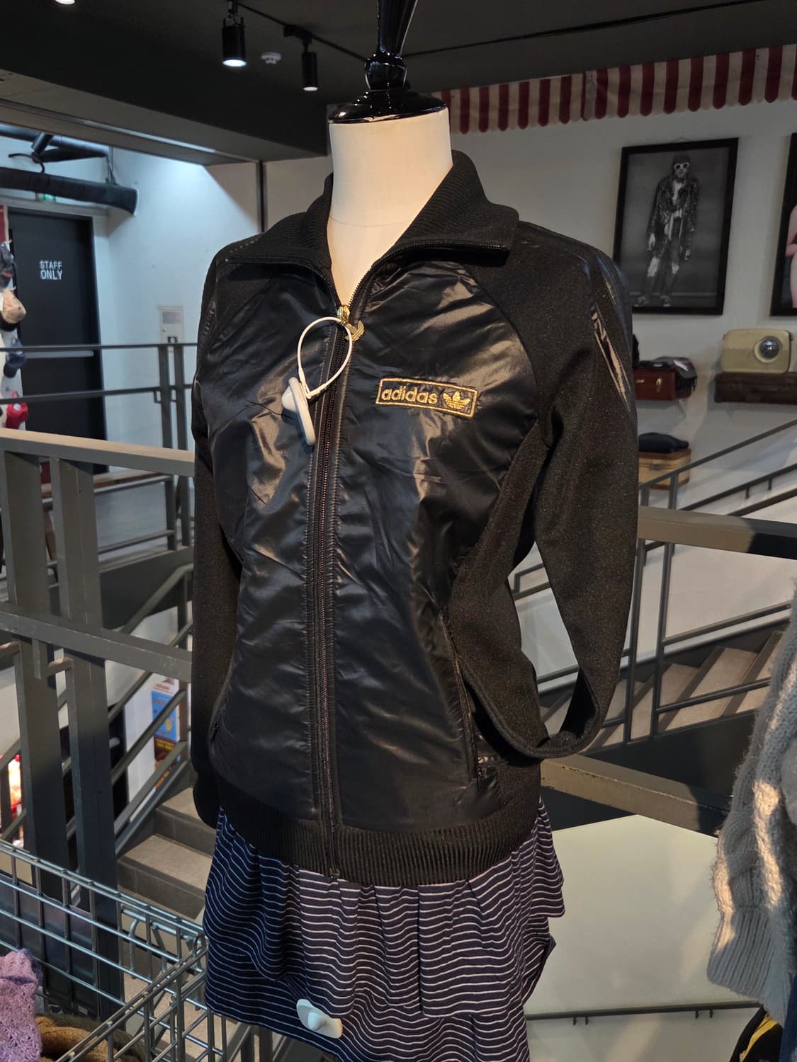 ADIDAS 아디다스 블랙 여성핏집업💯 상품이미지1