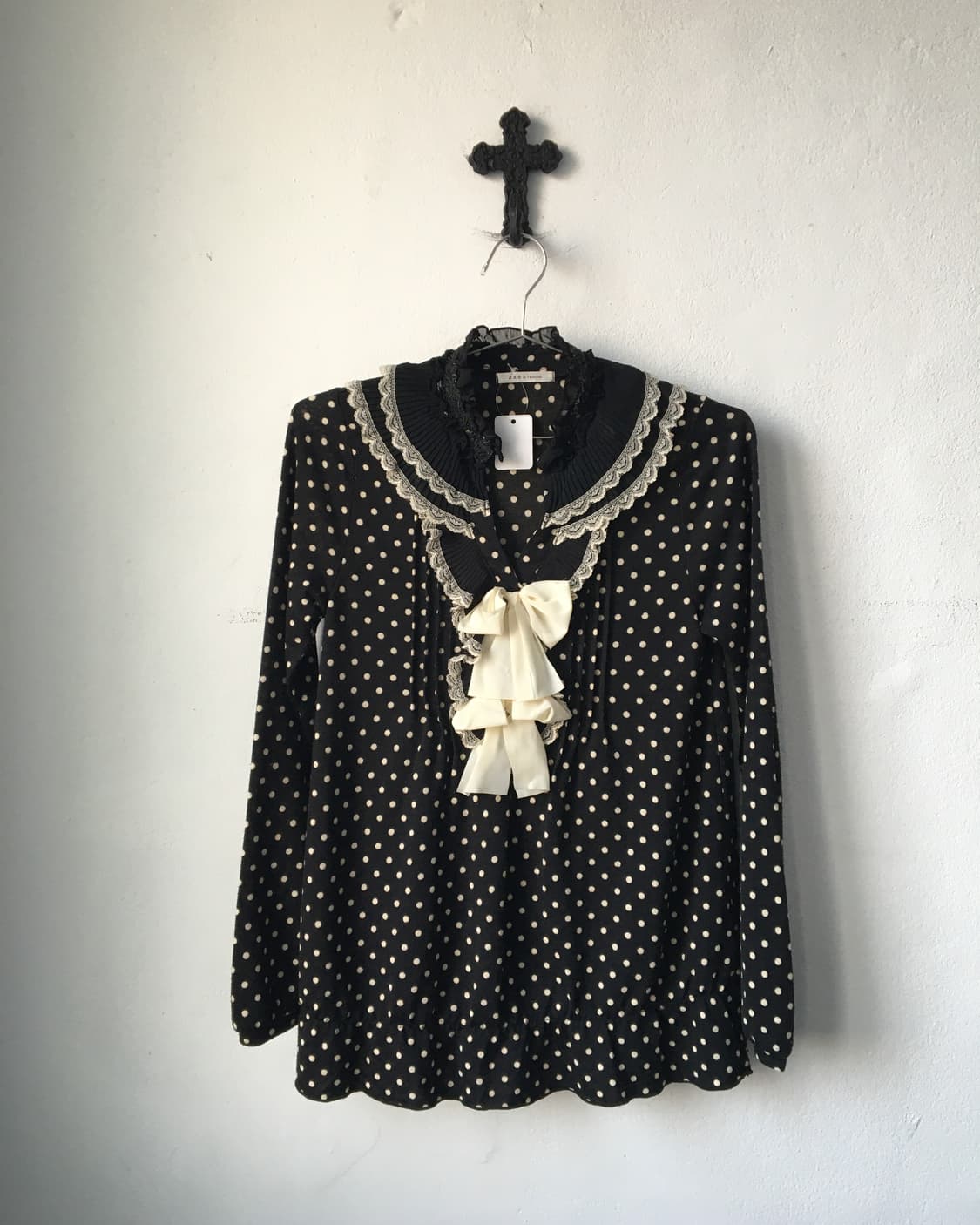 Axes femme dot pattern frill blouse 상품이미지1
