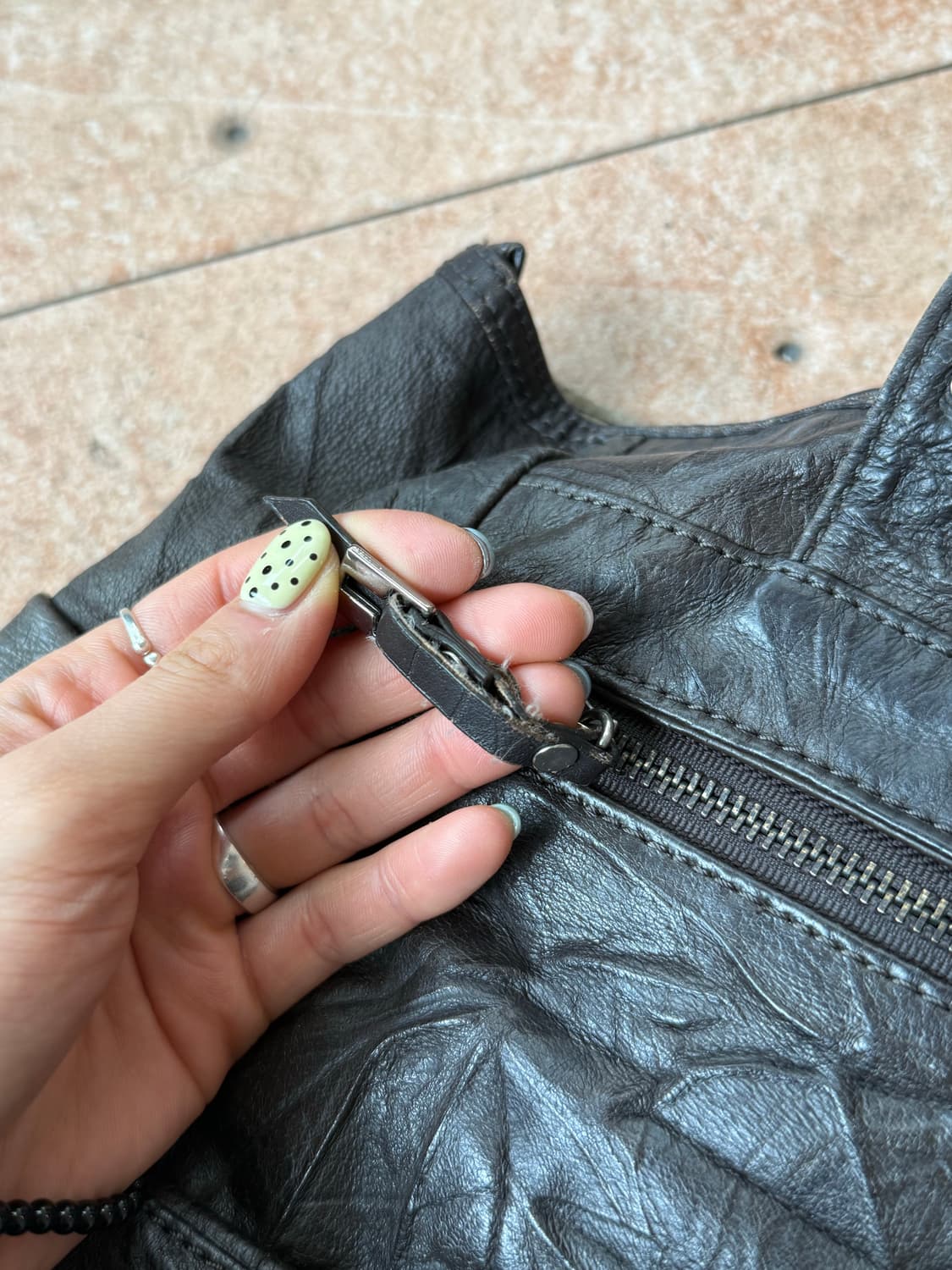 톰보이 빈티지 스터드 브라운 가죽 숄더백  상품이미지5