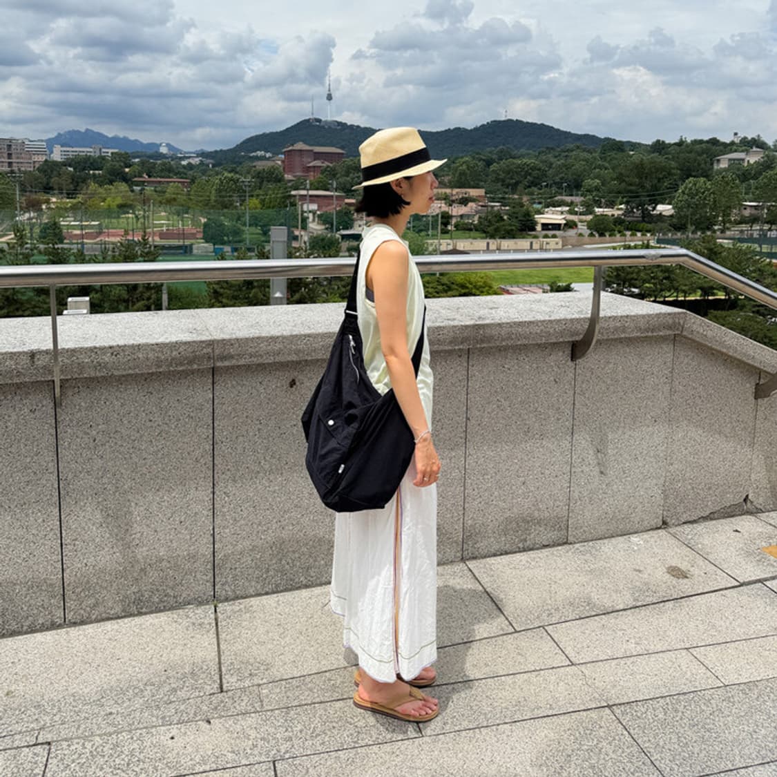 MHL - Soft Shoulder Bag (Natural Black) 상품이미지4