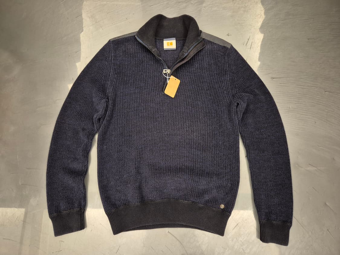 휴고보스쿼터 짚업 니트 상품이미지1