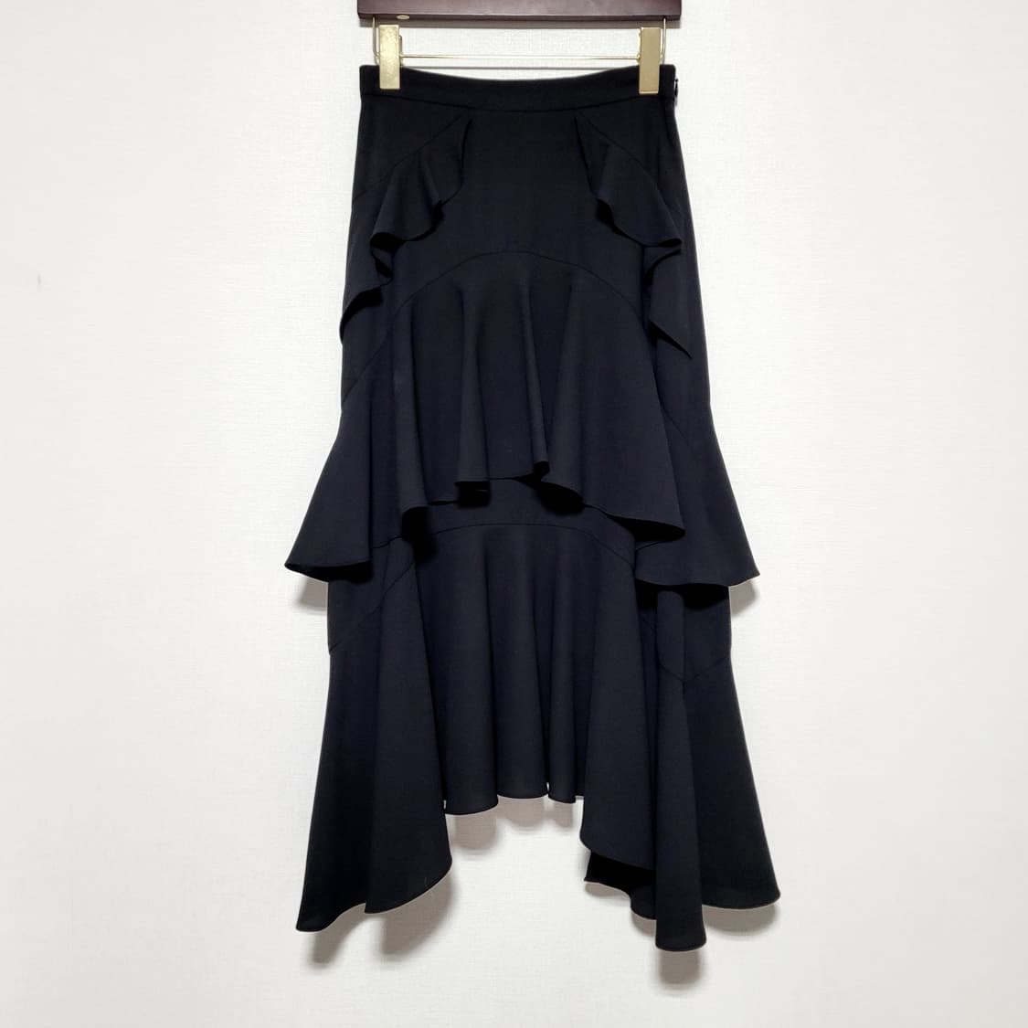 톰그레이하운드 미디스커트 프릴치마 (표기XS/55쯤) 1회착/상태최상 상품이미지1