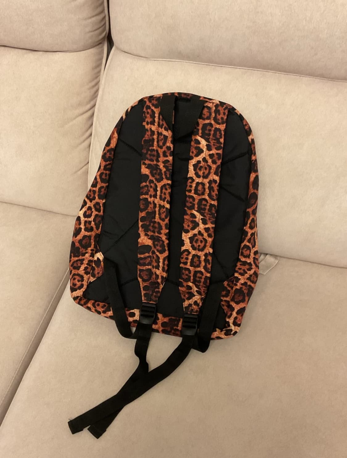 이스트팩 레오파드 호피무늬 백팩 상품이미지2
