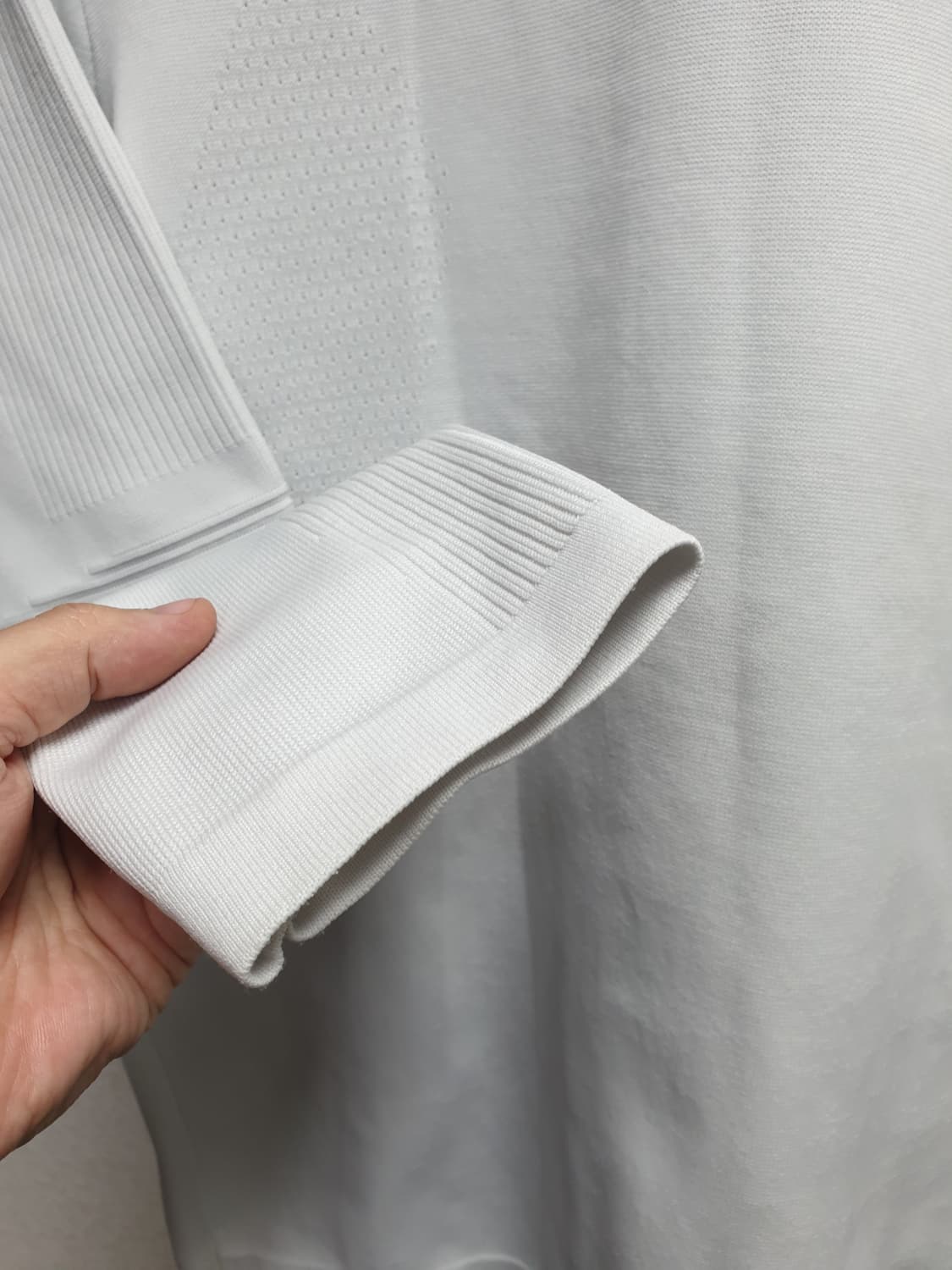 [남100] 데상트 트레이닝 기능성 긴팔티 상품이미지6