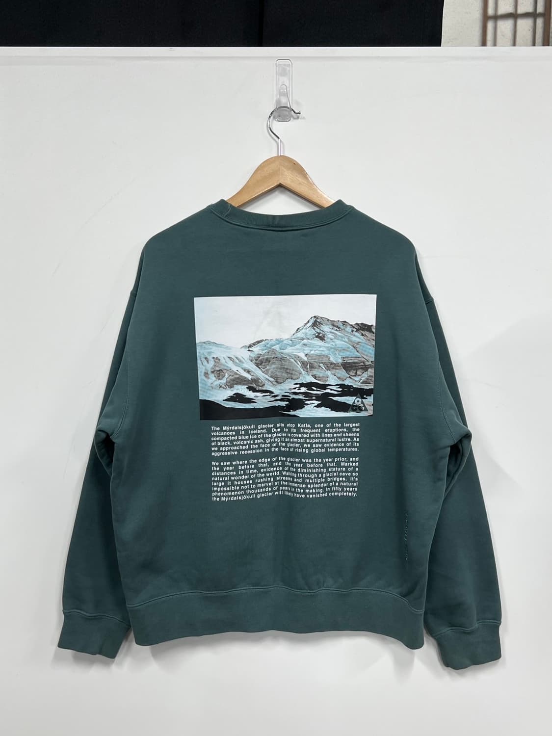 나이키acg 써마핏 플리스 그래픽 기모 맨투맨 상품이미지8