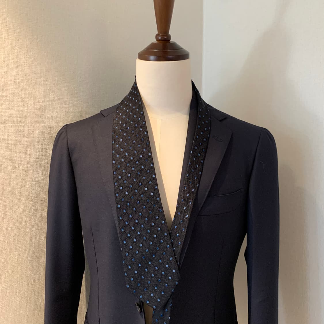 입생로랑(YSL) 블랙컬러 기하학적패턴 명품넥타이 100실크 A+등급 상품이미지1