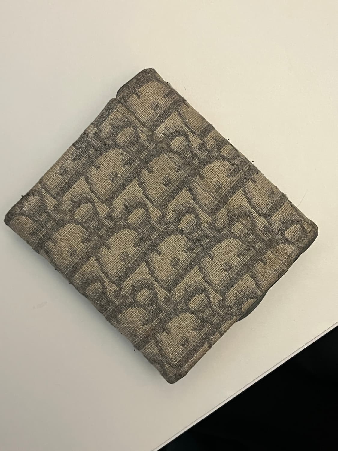 디올 새들 로터스 그레이 반지갑 정품 상품이미지2