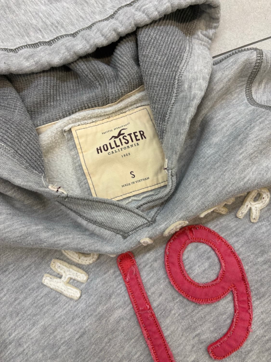 홀리스터 브이넥 그레이 후드티 상품이미지5