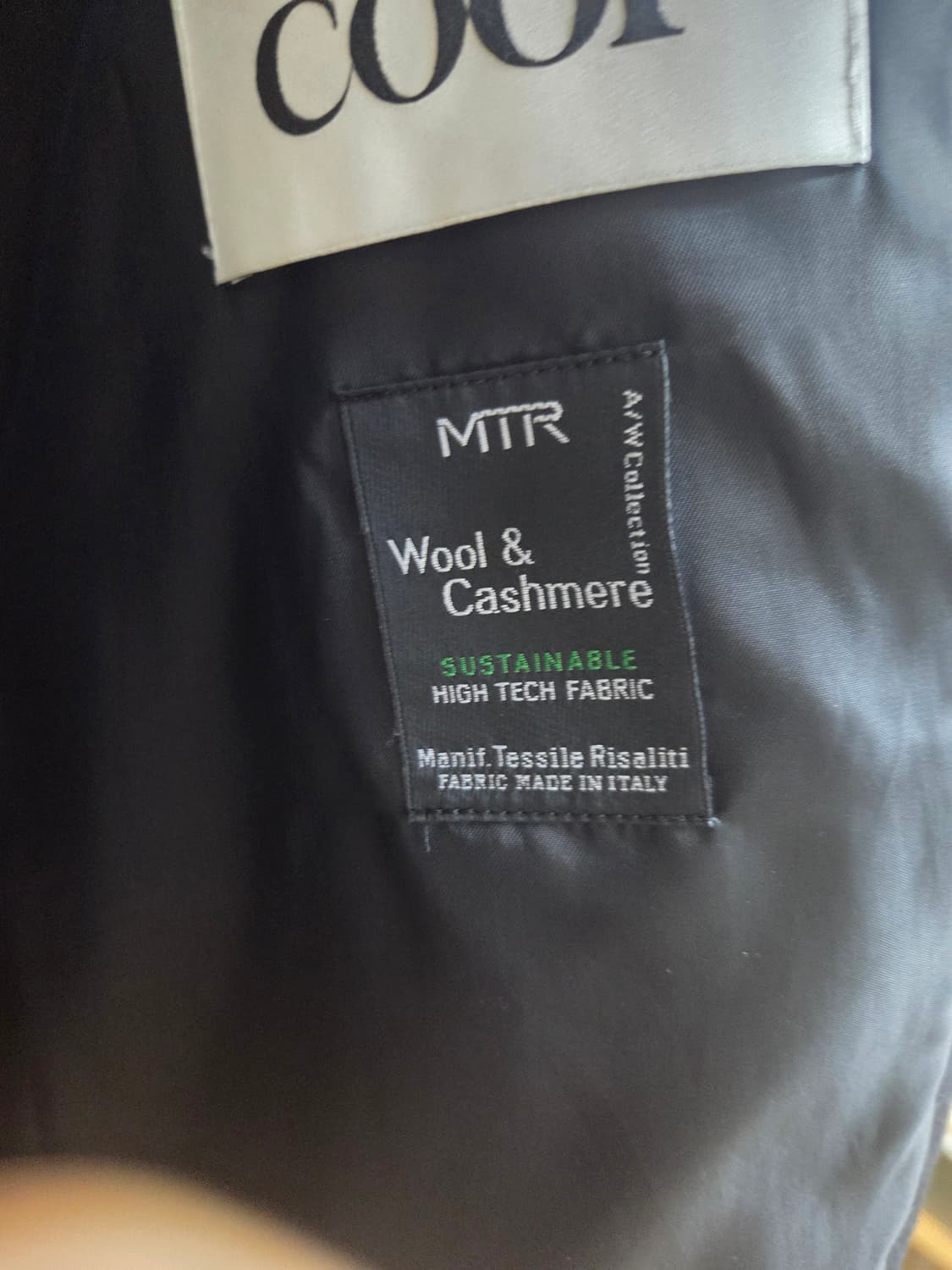 [22FW] 쿠어 COOR MTR 투 버튼 싱글 코트 (블랙) 상품이미지2