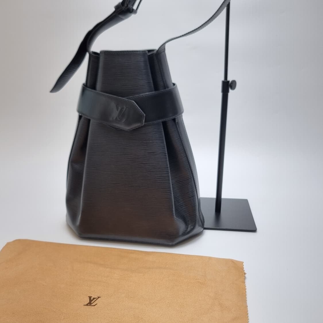 루이비통 에삐 삭데폴 버킷백 숄더백 (GM 사이즈) 상품이미지2