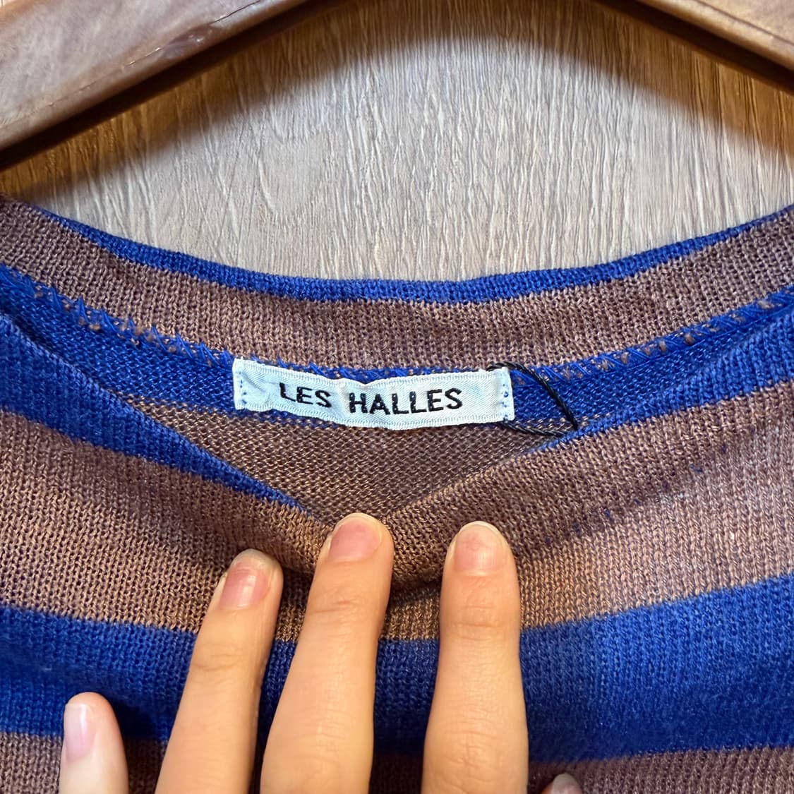 빈티지 슬리브리스 니트 스트라이프 패턴 숄더 버튼업 디테일 블루 브라운 상품이미지5