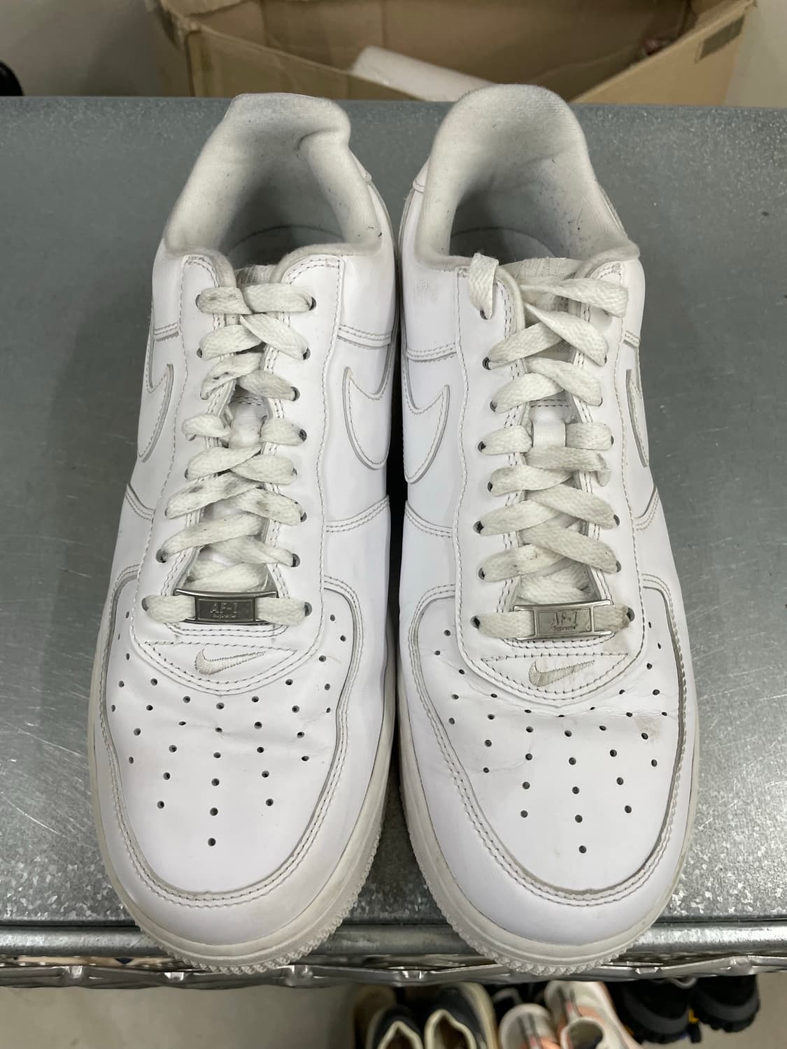 나이키 X 슈프림 에어포스 1 화이트 275 상품이미지5