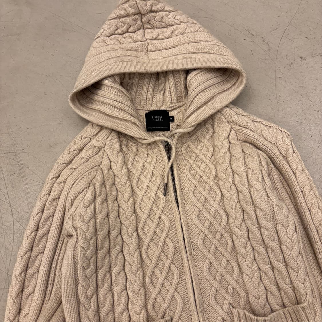 디미트리블랙 케이블 후드 니트 집업 상품이미지2