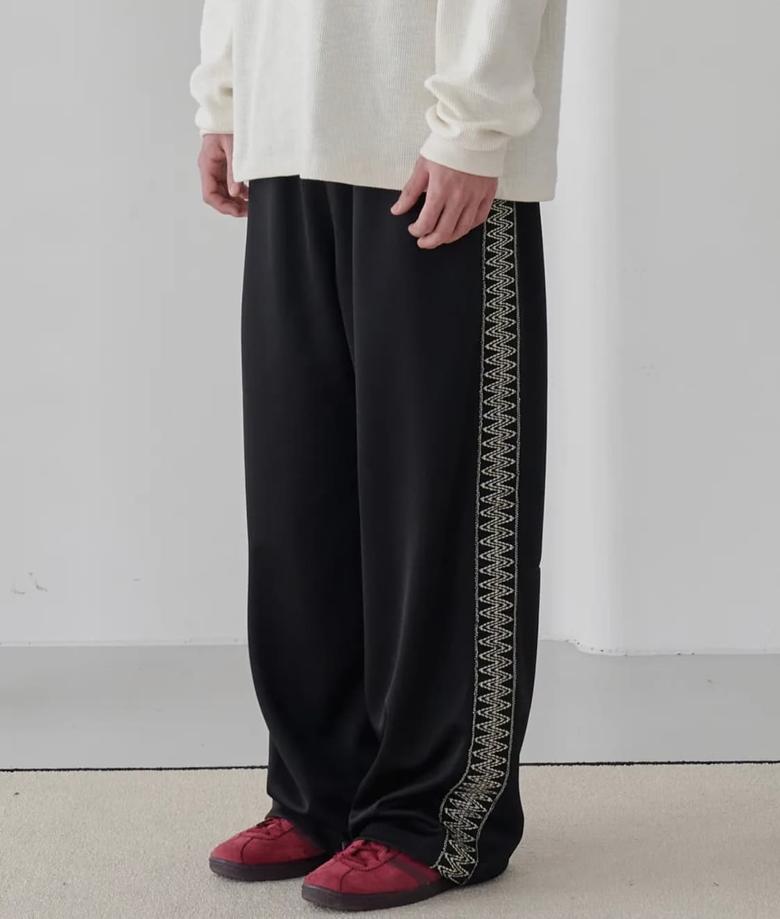 Noun 노운 - side line track pants (black) 상품이미지1