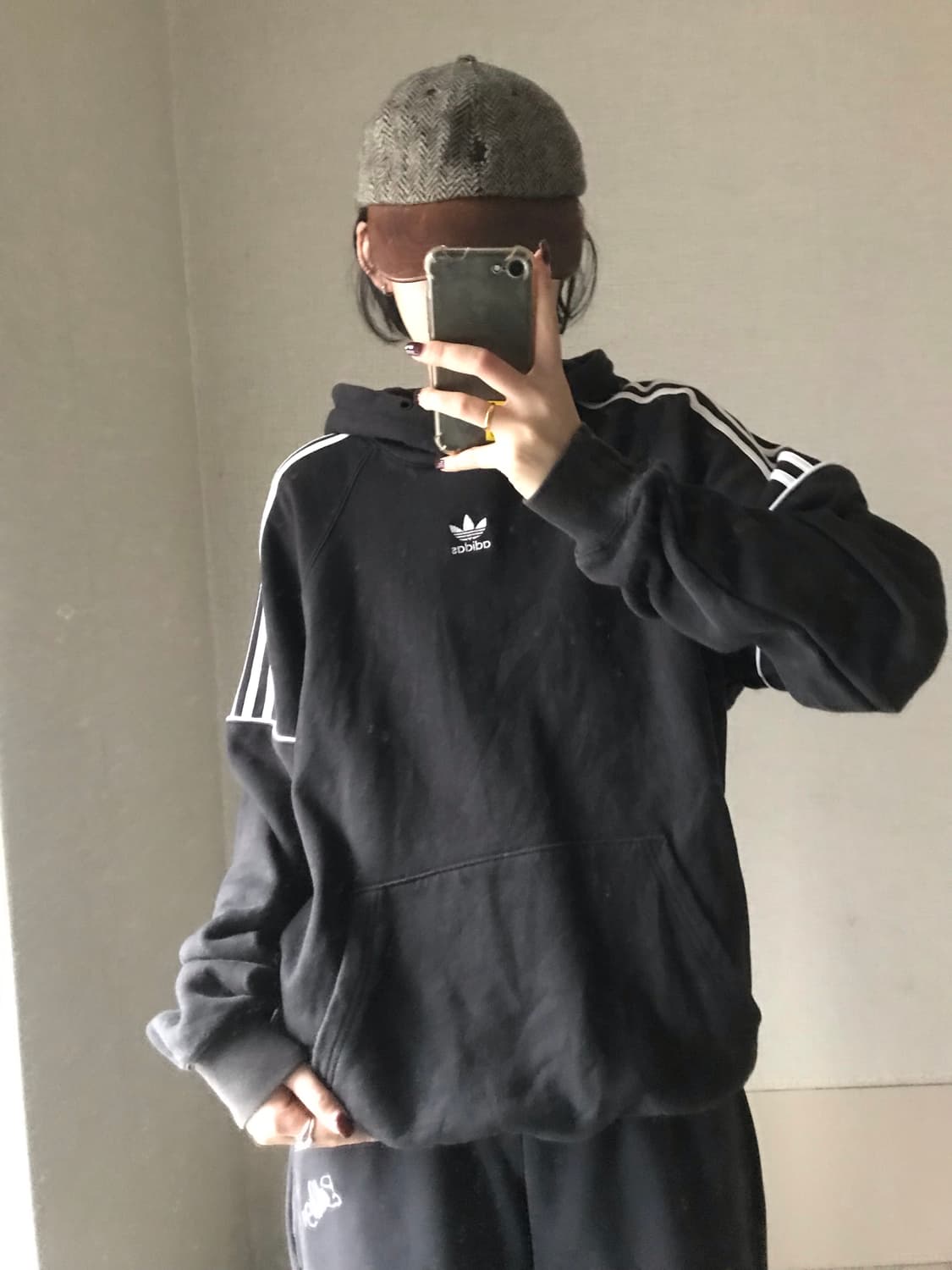 아디다스 블랙 오버핏 후드티 상품이미지2