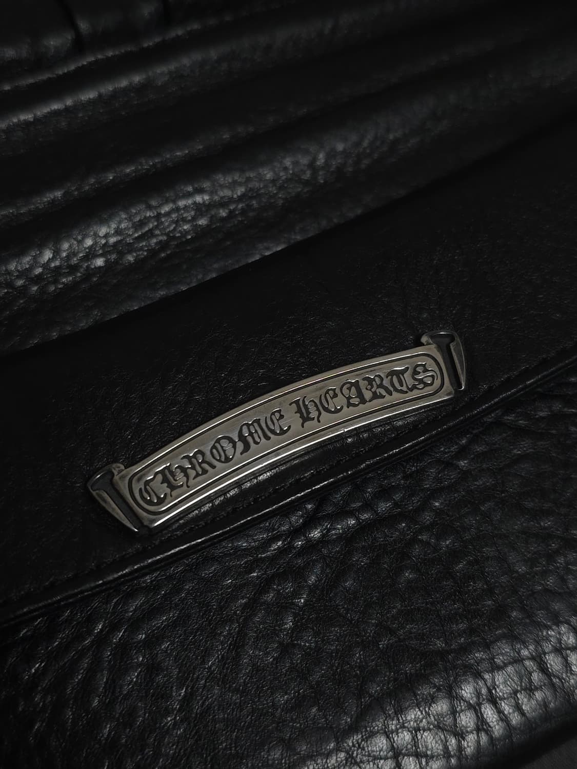 [OS] 크롬하츠 크로스버튼 헤비레더 장지갑 블랙 상품이미지9