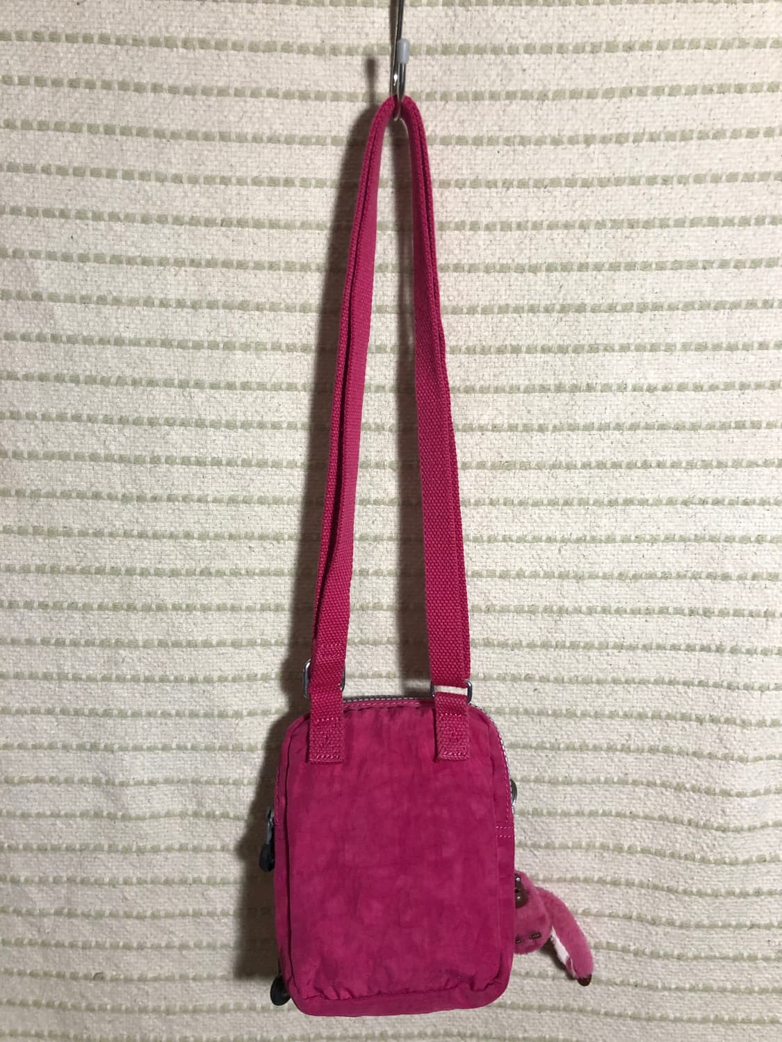 빈티지 키플링 Y2K 나일론 다크 핑크 미니 여권가방 크로스백 상품이미지2