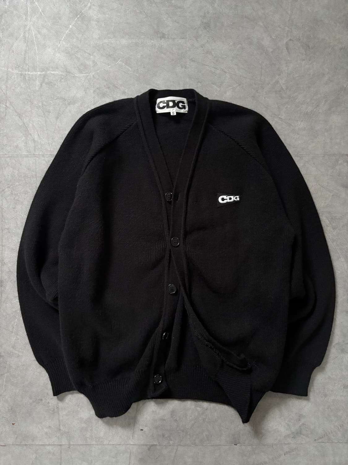 Comme des Garcons 꼼데가르송 블랙 로고 가디건 상품이미지4