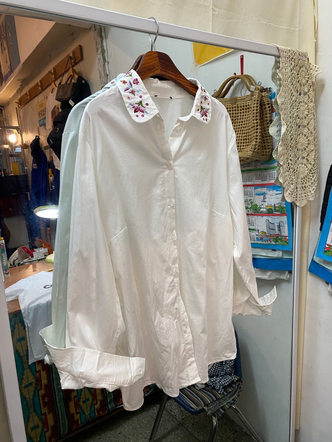 유럽빈티지 스판 자수 블라우스 상품이미지2