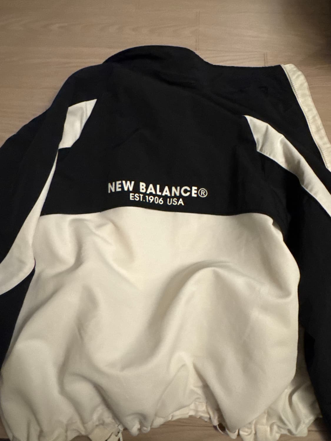 뉴발란스 바람막이 팔아요 상품이미지2