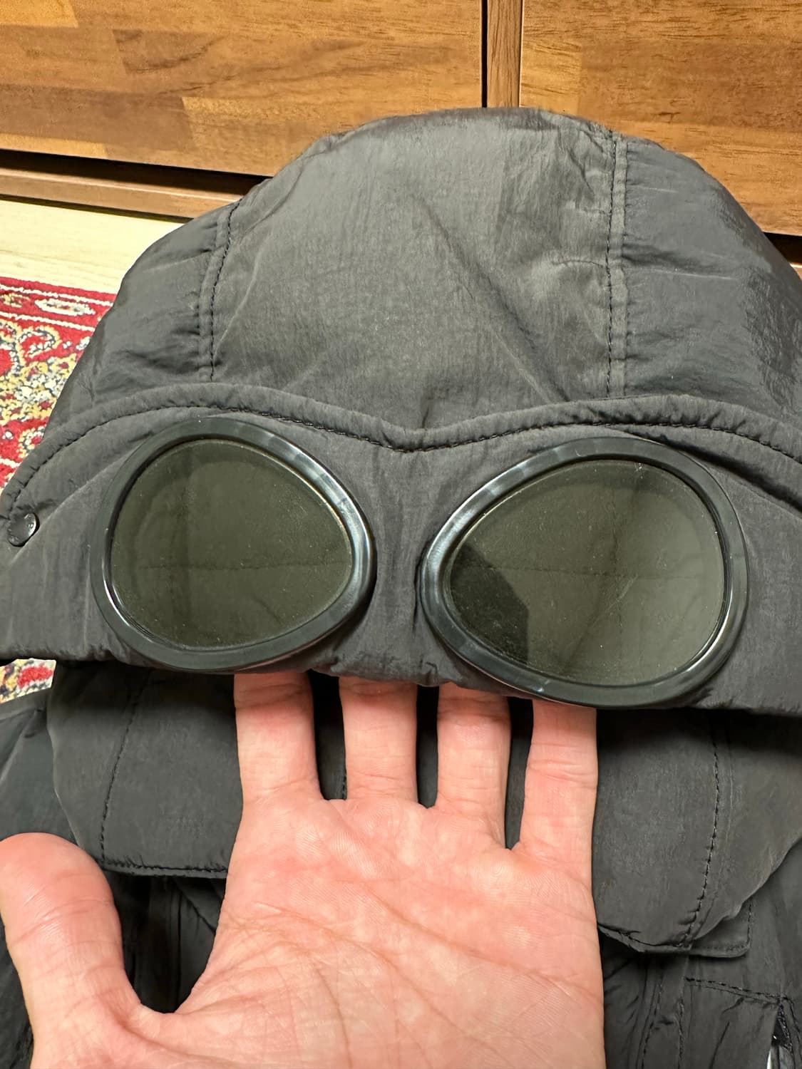 CP컴퍼니 고글 패딩 베스트 L 상품이미지3