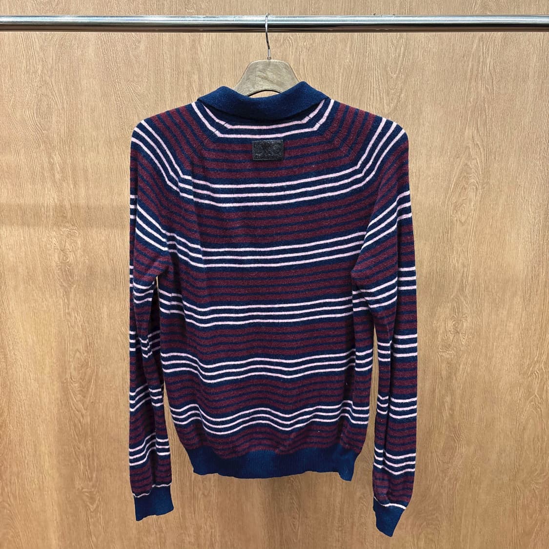 돌체앤가바나 긴팔 카라 니트 멀티 스트라이프 패턴 로고 패치 네이비 레드 상품이미지3