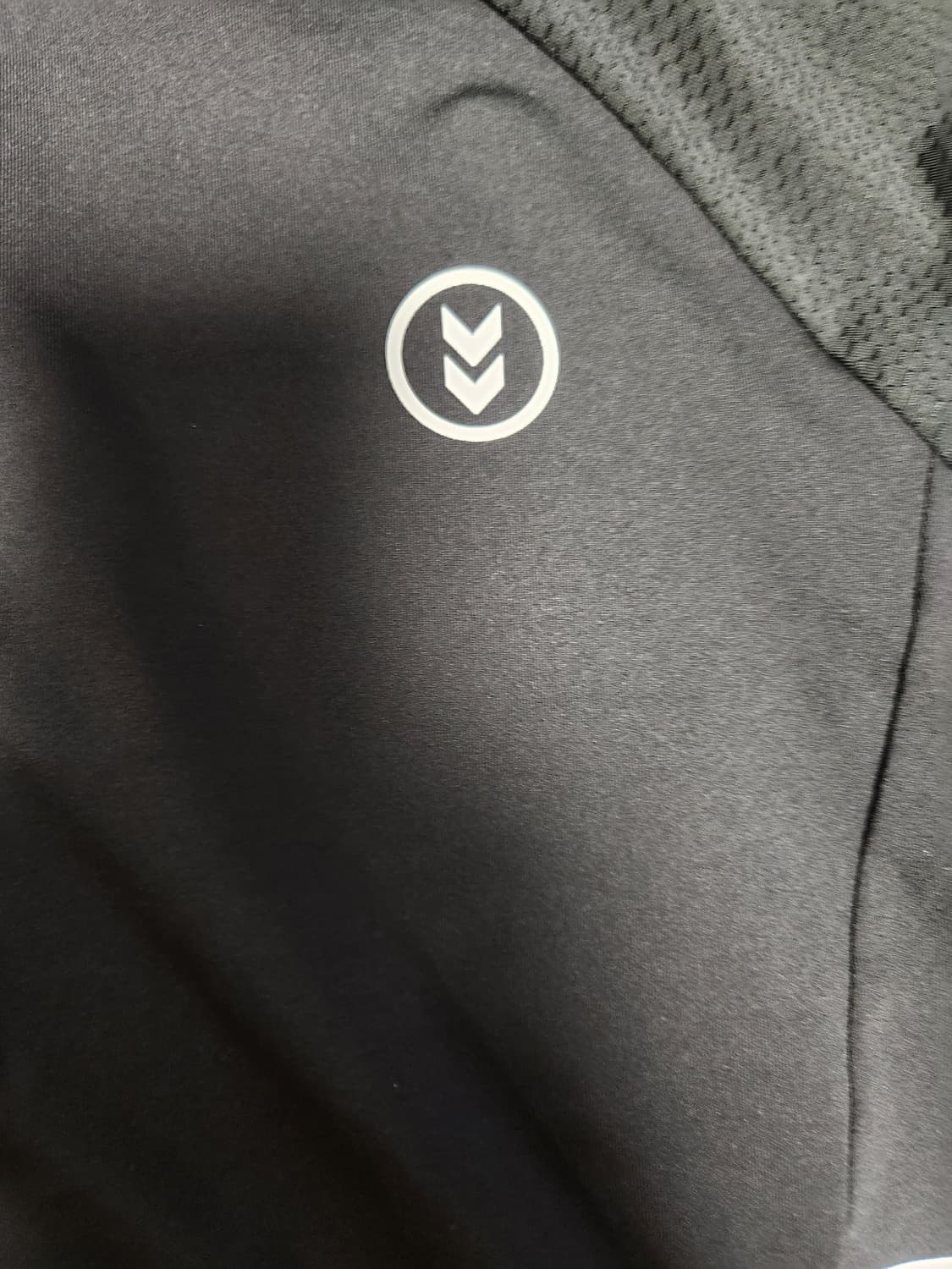 험멜 트레이닝 집업 져지 사이즈110

오염 하자없이 깨끗해요^^

세탁 상품이미지3