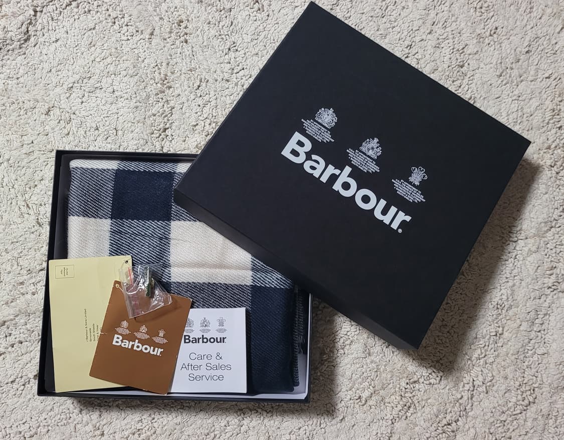 영국 바버 블랙 그레이 타탄 숄 & 머플러(목도리) 상품이미지1