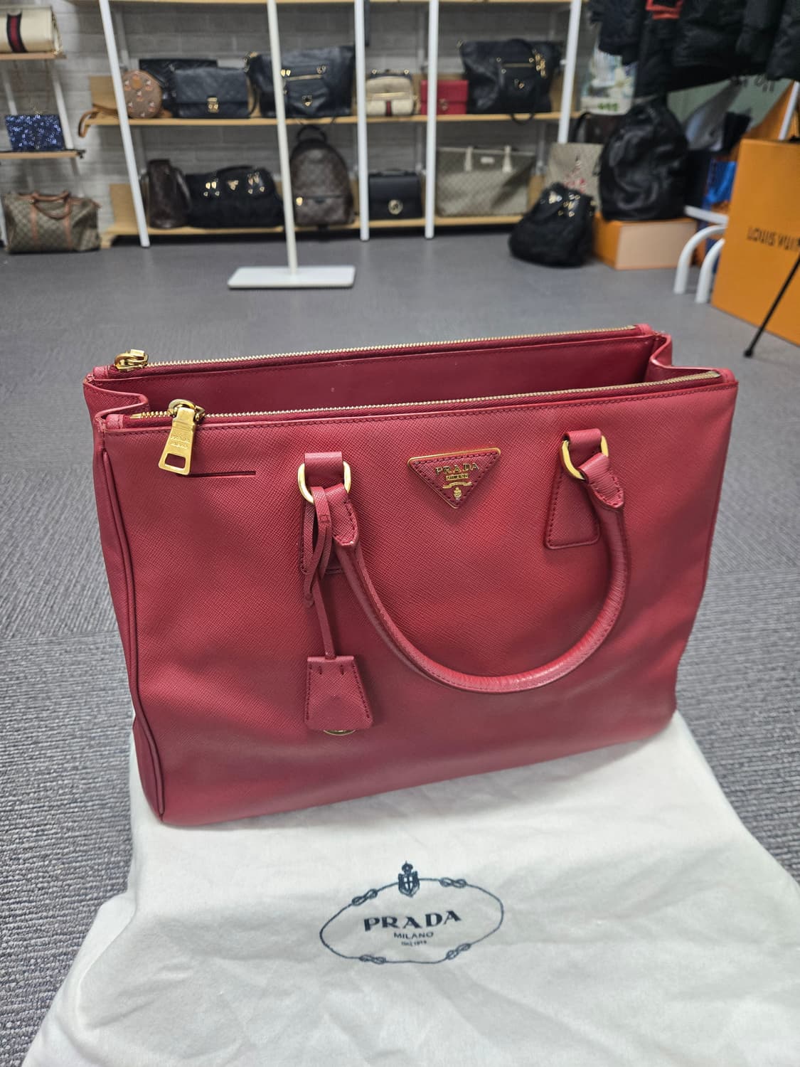 [특가][정품]프라다 사피아노 토트백 상품이미지1