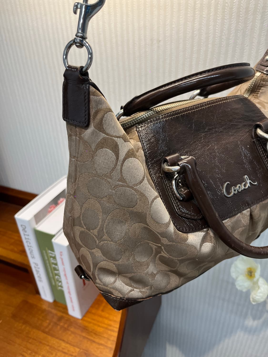 Coach Basic Brown Shoulder Bag 상품이미지7