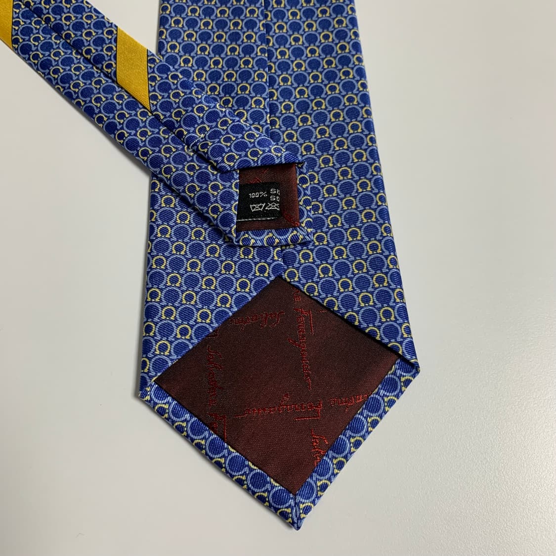 살바토레 페레가모(Ferragamo) 간치니 로고플레이 명품넥타이 최상급 상품이미지6