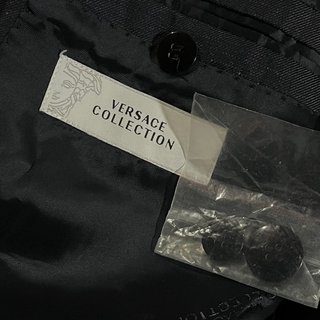 [105] 베르사체 피크드 자켓 상품이미지7
