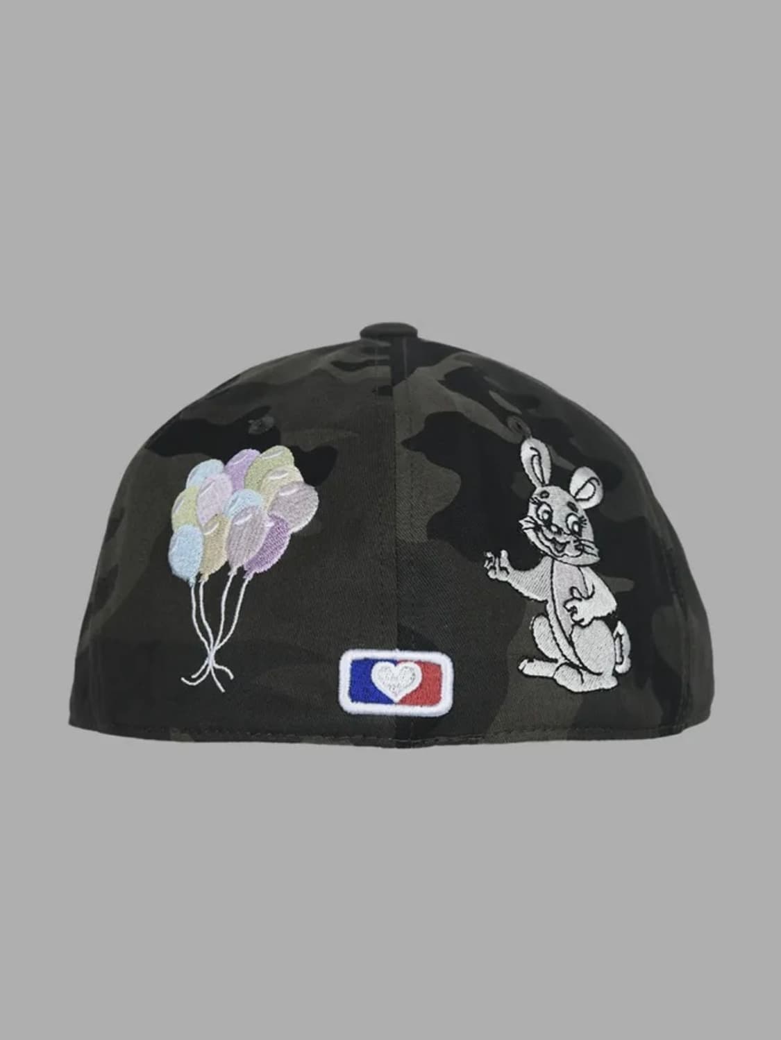 더뮤지엄비지터 RABBIT EMBROIDERY CAP CAMO 상품이미지1