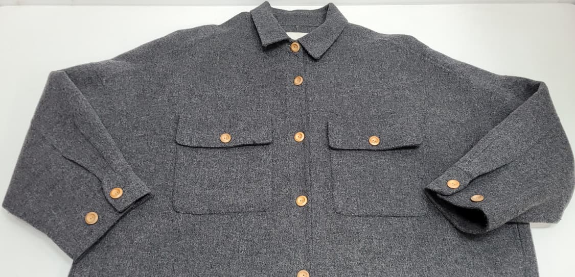 스튜디오톰보이 오버핏 셔츠형 울 자켓 / 여 FREE
 상품이미지3