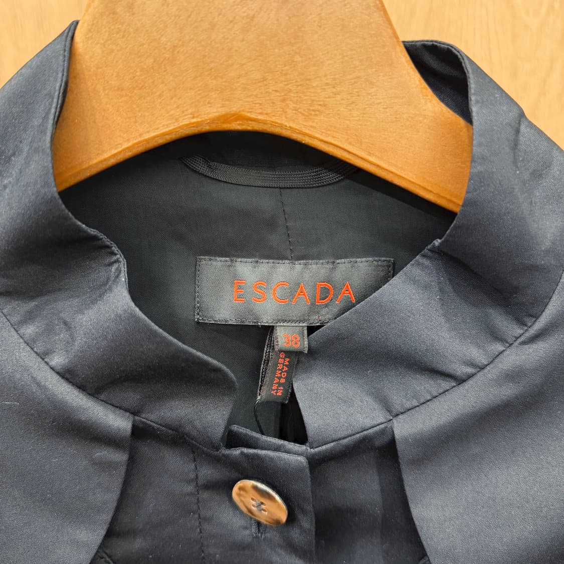 에스카다 자켓 스탠드 카라 볼레로 레이어드 플랩 버튼업 디테일 블랙 상품이미지6