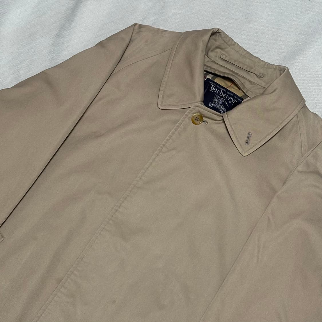 버버리 베이지 트렌치 코트 상품이미지1