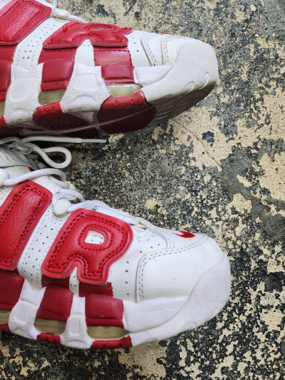 나이키 업템포 에어모어 불스 260mm

 상품이미지5