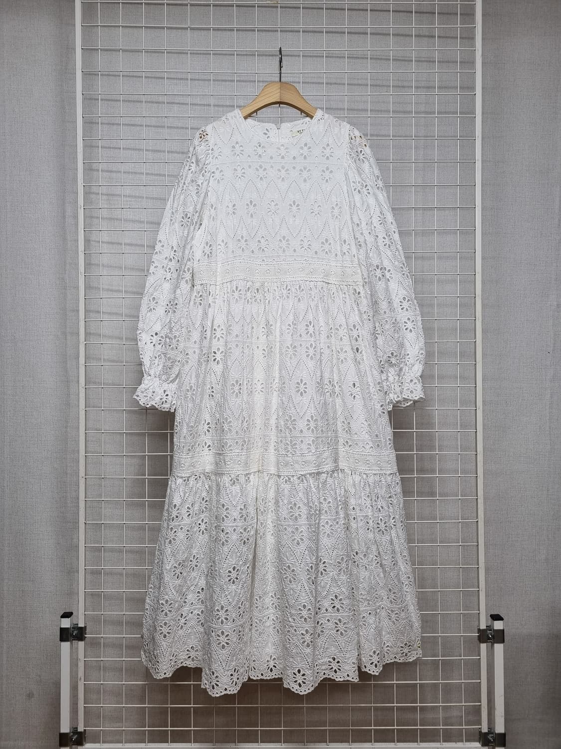 (택포) 바이플로우 바이씨니 펀칭원피스 상품이미지1