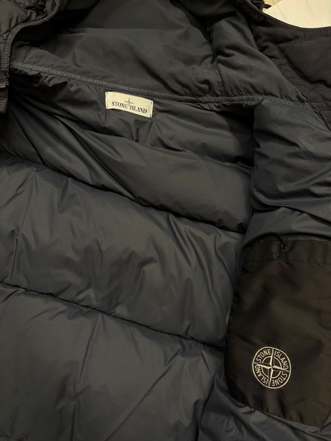 백화점판) 스톤아일랜드 크링클랩스 패딩 xl 상품이미지3