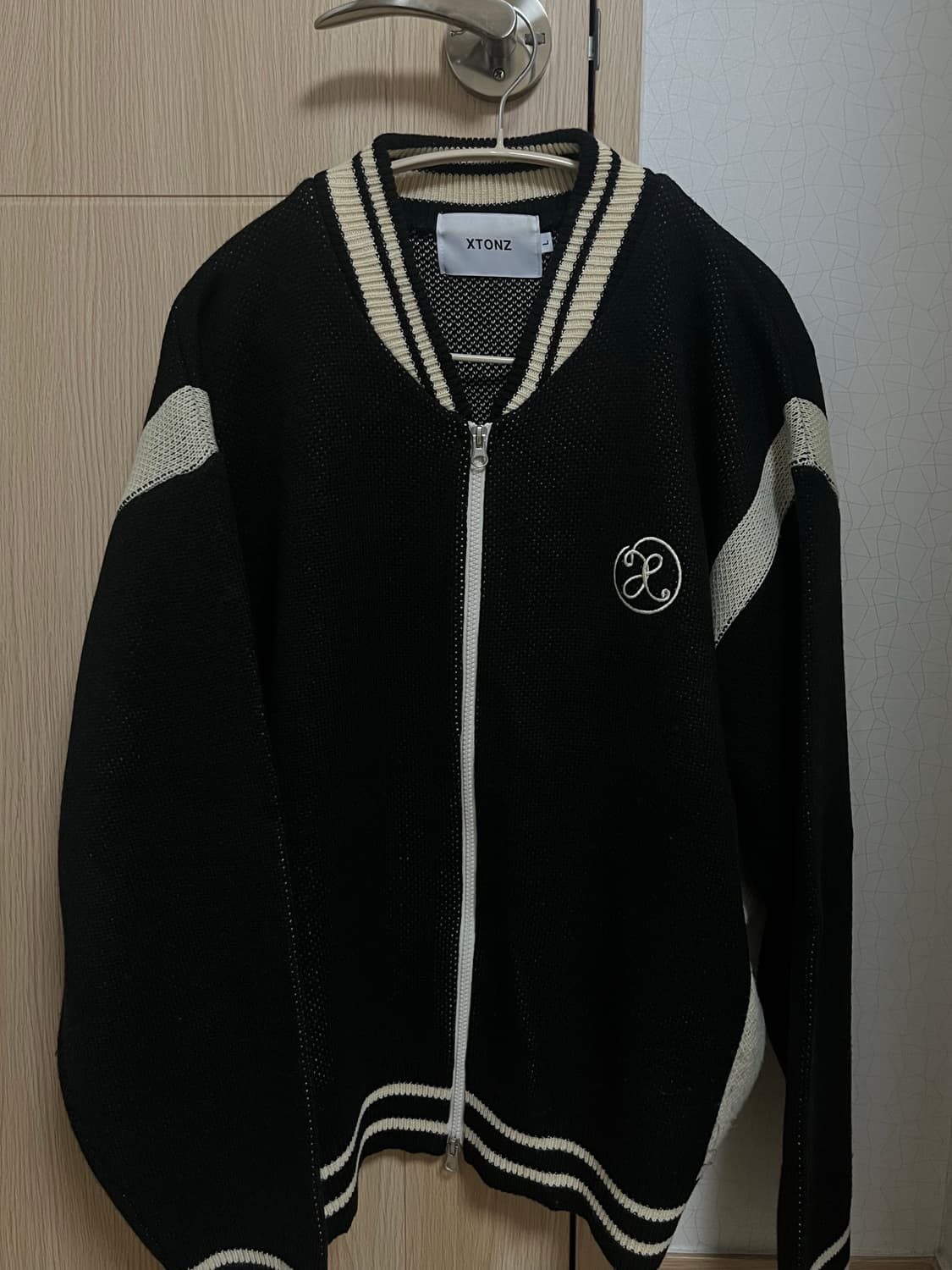 엑스톤즈 니트 가디건 판매합니다. 상품이미지1