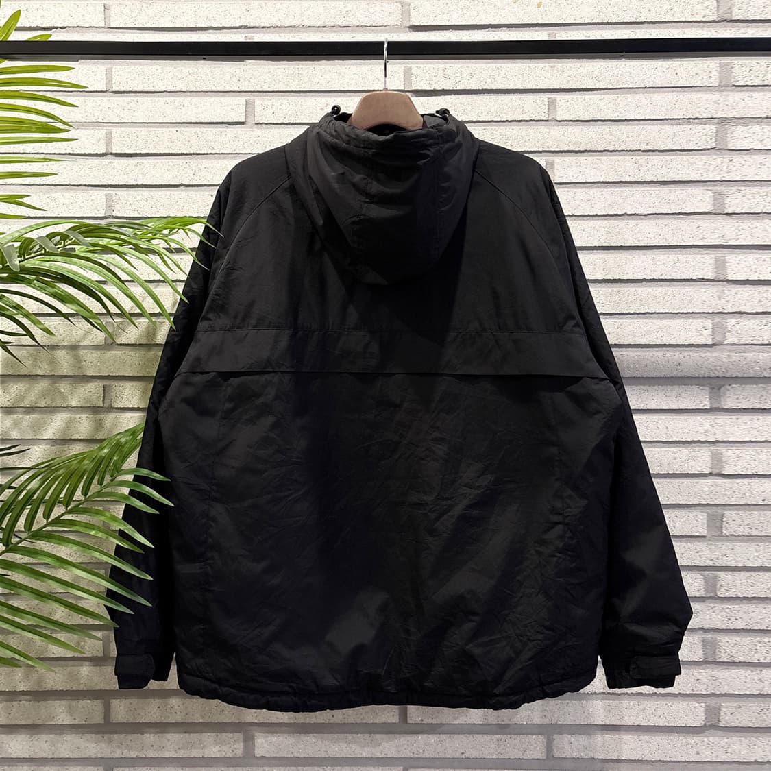 PUMA 퓨마 00s 패디드 퍼포먼스 자켓 빅로고 패널 디테일 차콜 상품이미지3