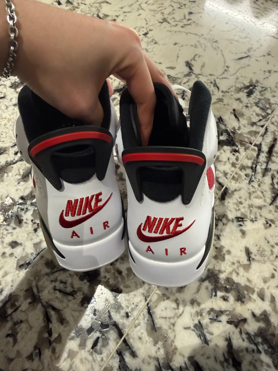 나이키 조던 6 레트로 카마인 2021 상품이미지4