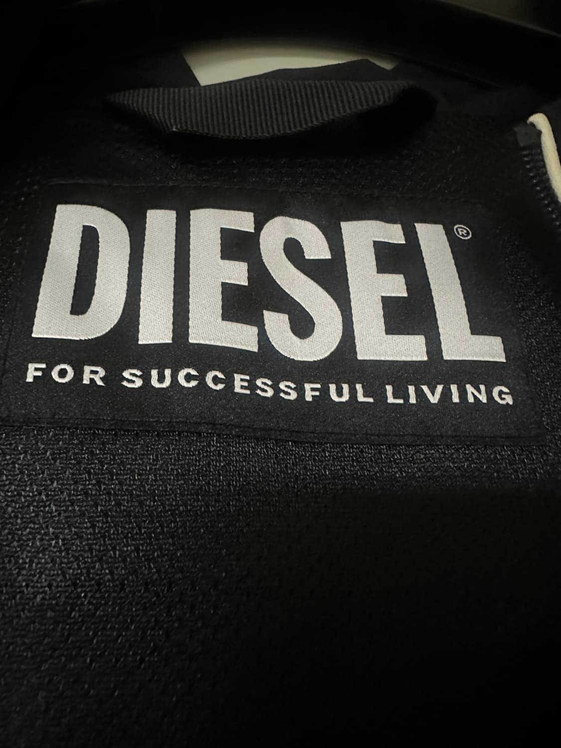 (L) 디젤 J-하이브스 콘트라스트 파이핑 윈드브레이커 블랙 상품이미지4