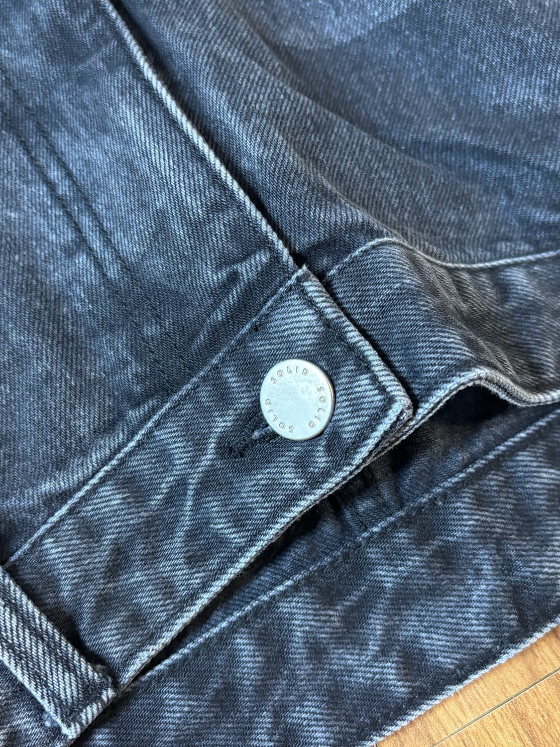 솔리드옴므 와이드 데님 팬츠 흑청 상품이미지3