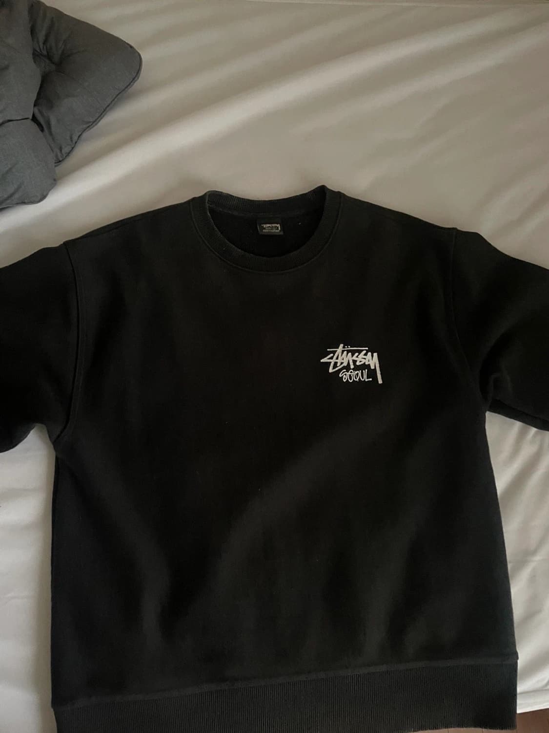 스투시 서울 맨투맨 블랙L 상품이미지1