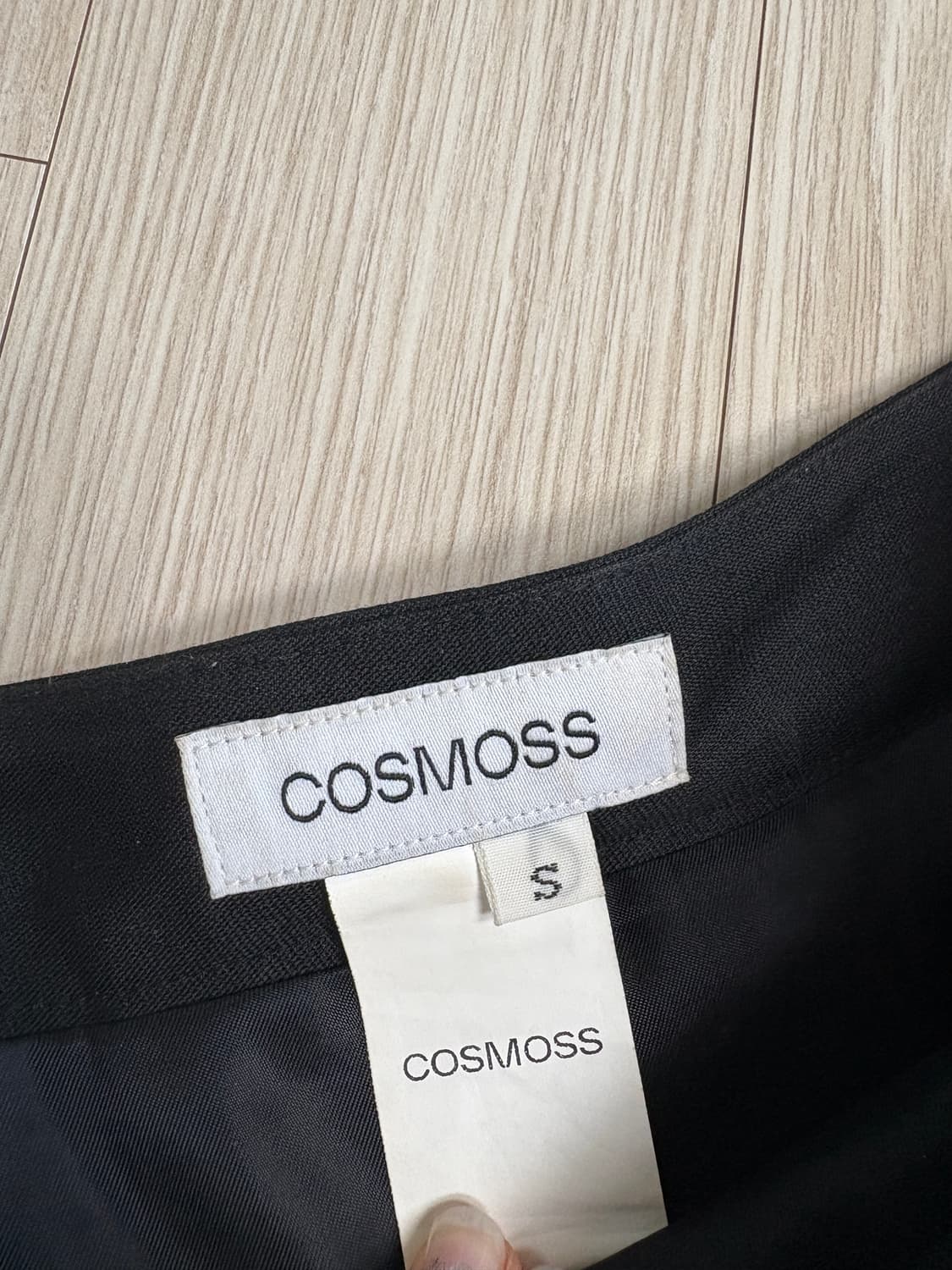 Cosmoss 플리츠 비대칭 스커트 상품이미지3