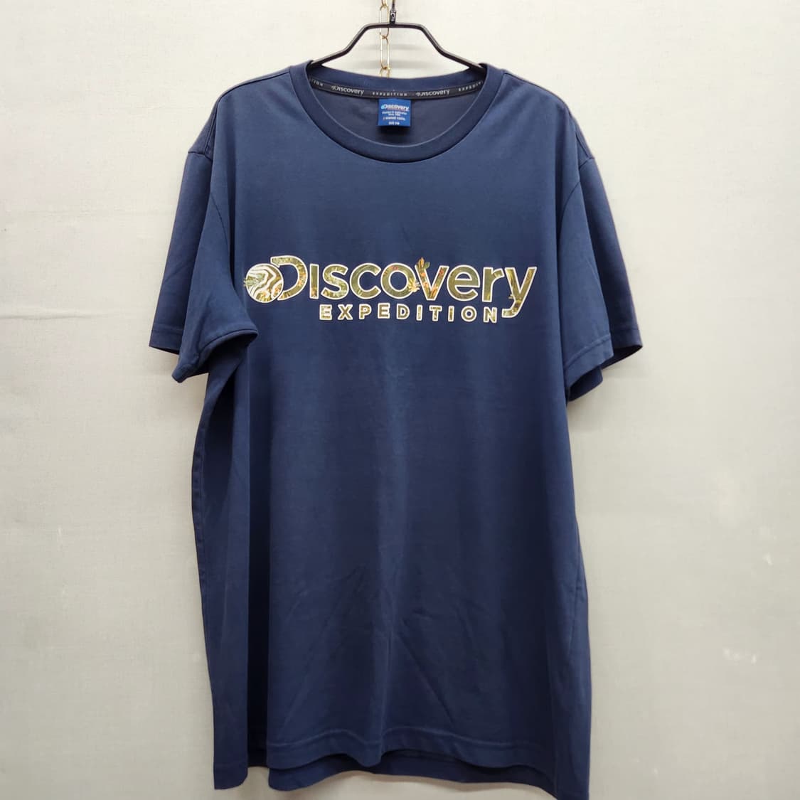 디스커버리 빅로고 프린팅 반팔 110(XL) 상품이미지1