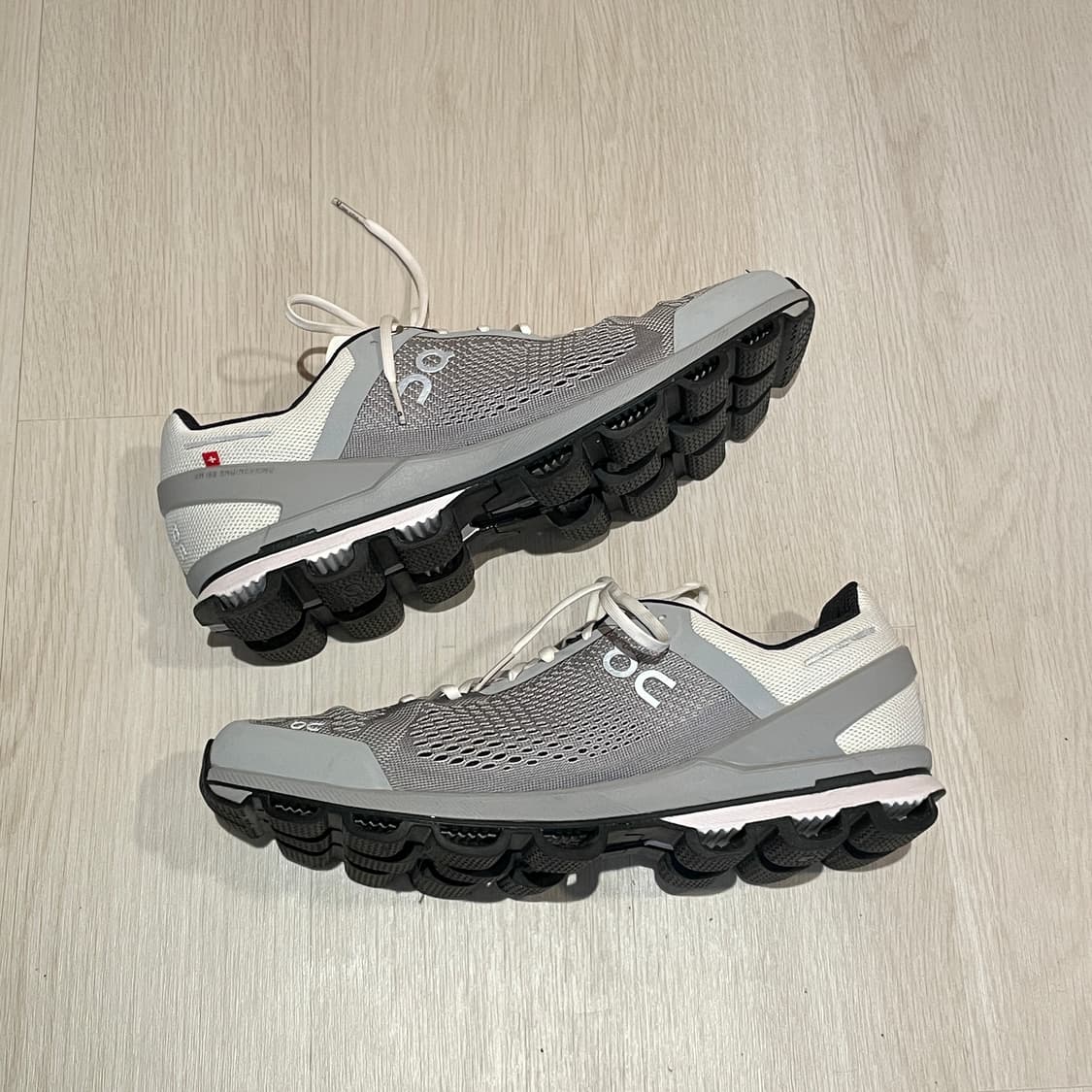 On Running 상품이미지2